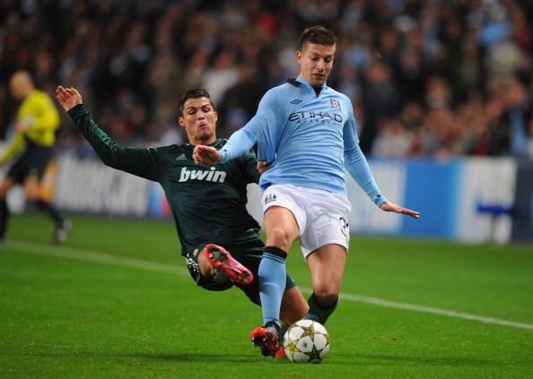 F1实时积分榜：诺里斯领先皮亚斯特里22分，领先维斯塔潘25分（F1最新积分榜：诺里斯以22分甩开皮亚斯特里，领先维斯塔潘25分）