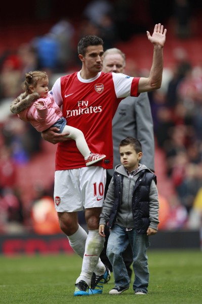 沈梓捷受伤瞬间：对抗激烈下的意外（激战之中意外突发：沈梓捷受伤瞬间）