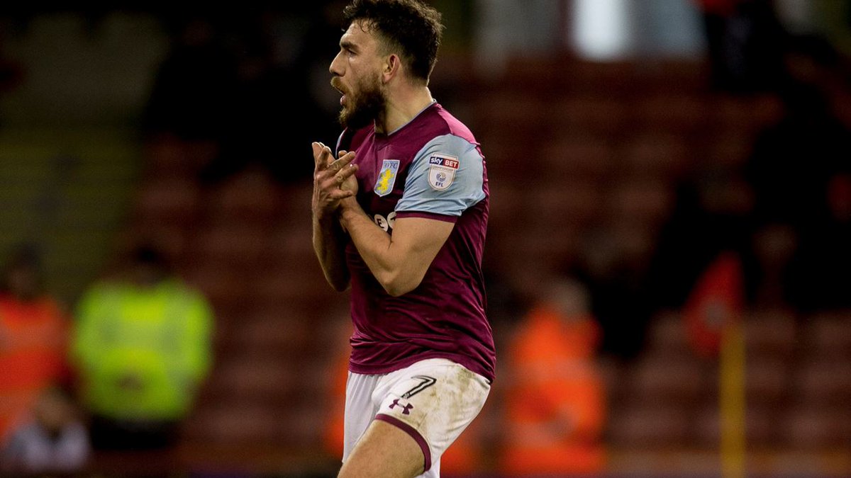 他就是球队的心脏（他是这支球队的灵魂）