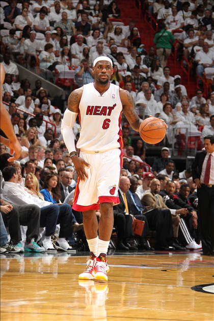 德转列多特历史最贵阵：哈兰德领衔，贝林、桑乔、罗伊斯上榜（德转盘点多特史上最贵阵容：哈兰德领衔，贝林厄姆、桑乔、罗伊斯入围）