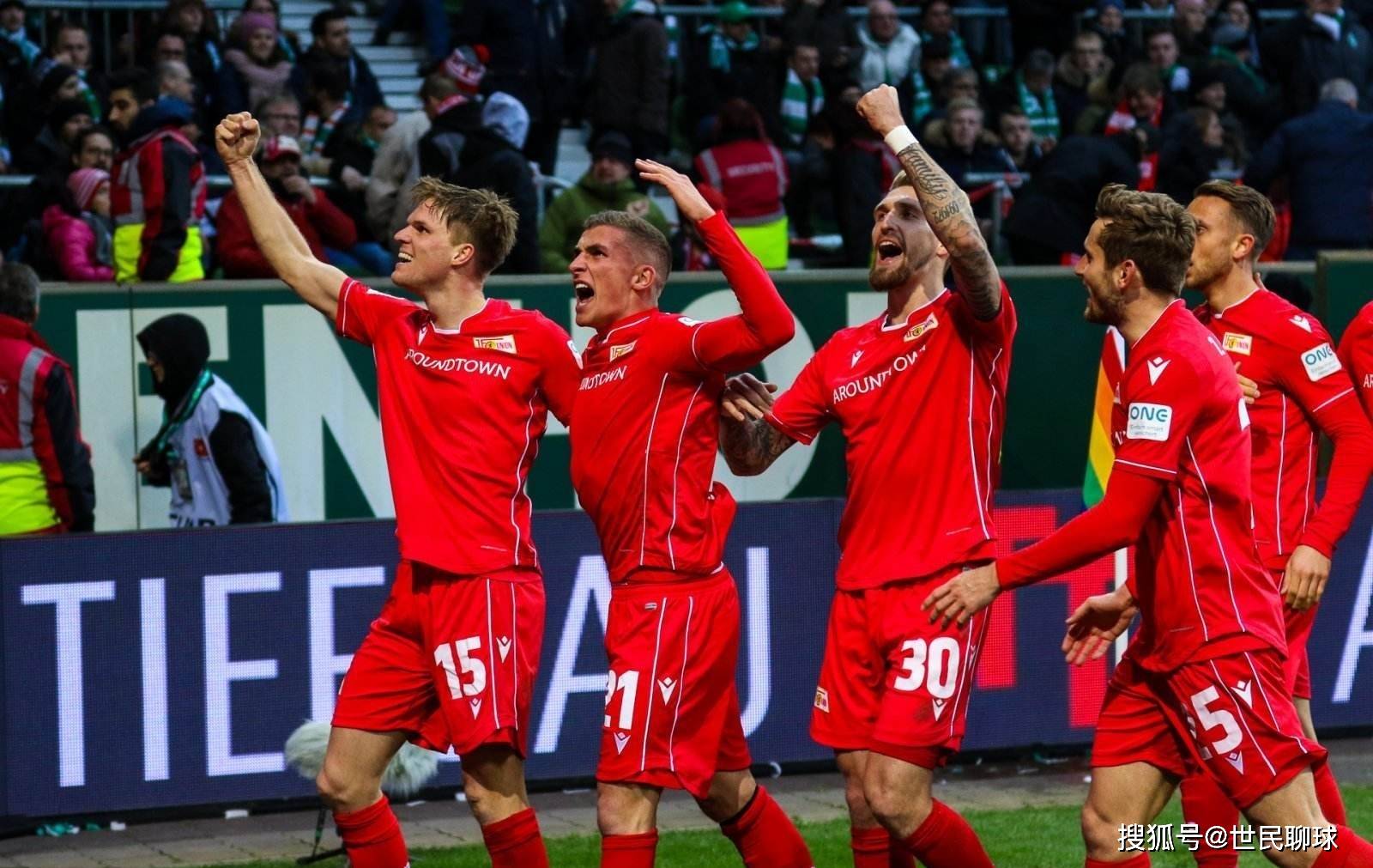 雷霆交易动向引关注，球迷期待球队动作（雷霆交易动向惹热议，球迷期待球队出手）