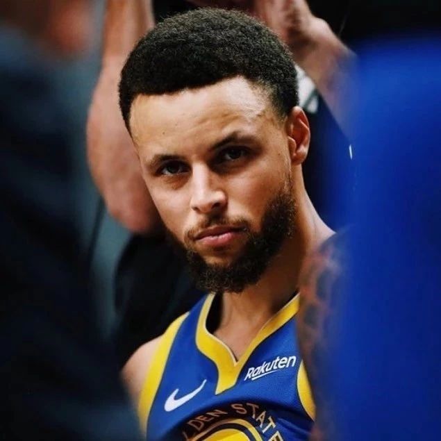 新一期身价排行榜：亚马尔领跑，穆西亚拉与奥利塞保持不变（最新身价榜出炉：亚马尔居首，穆西亚拉与奥利塞身价未变）