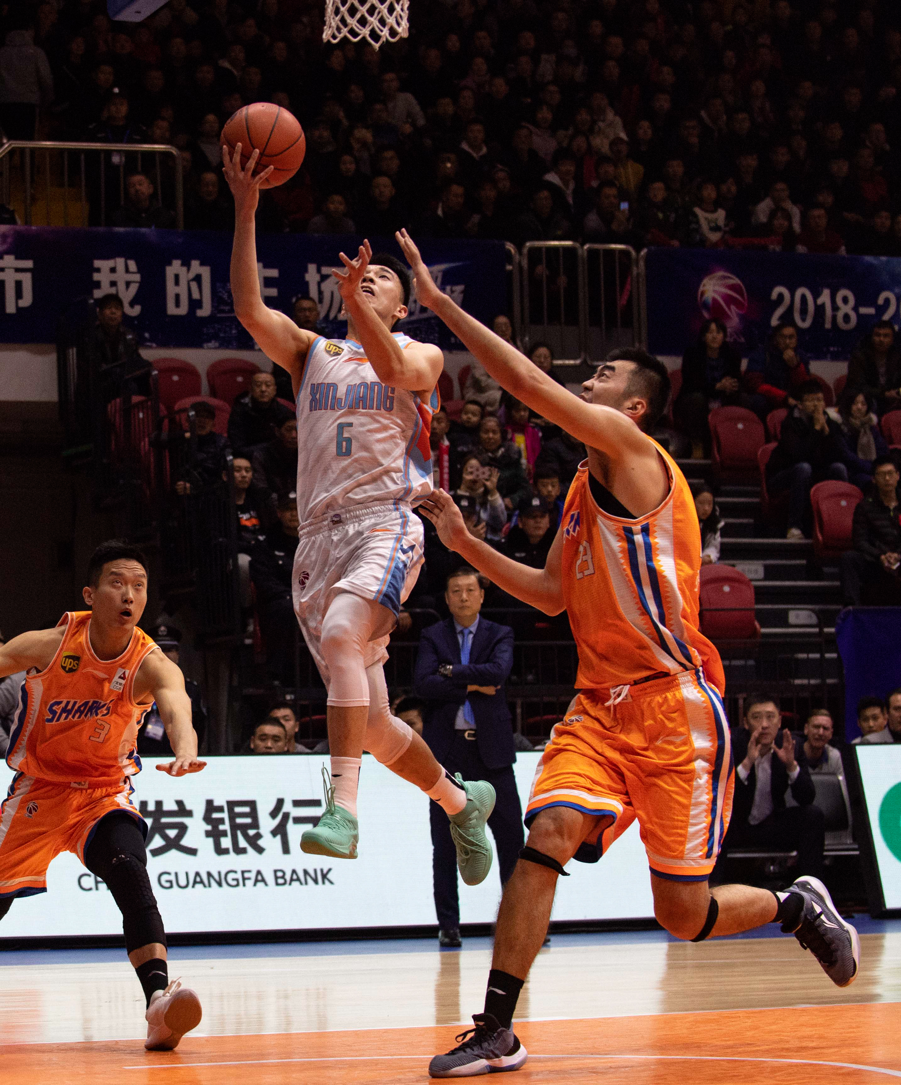 曼城备战欧冠半决赛，训练照曝光（曼城冲刺欧冠半决赛，训练画面曝光）