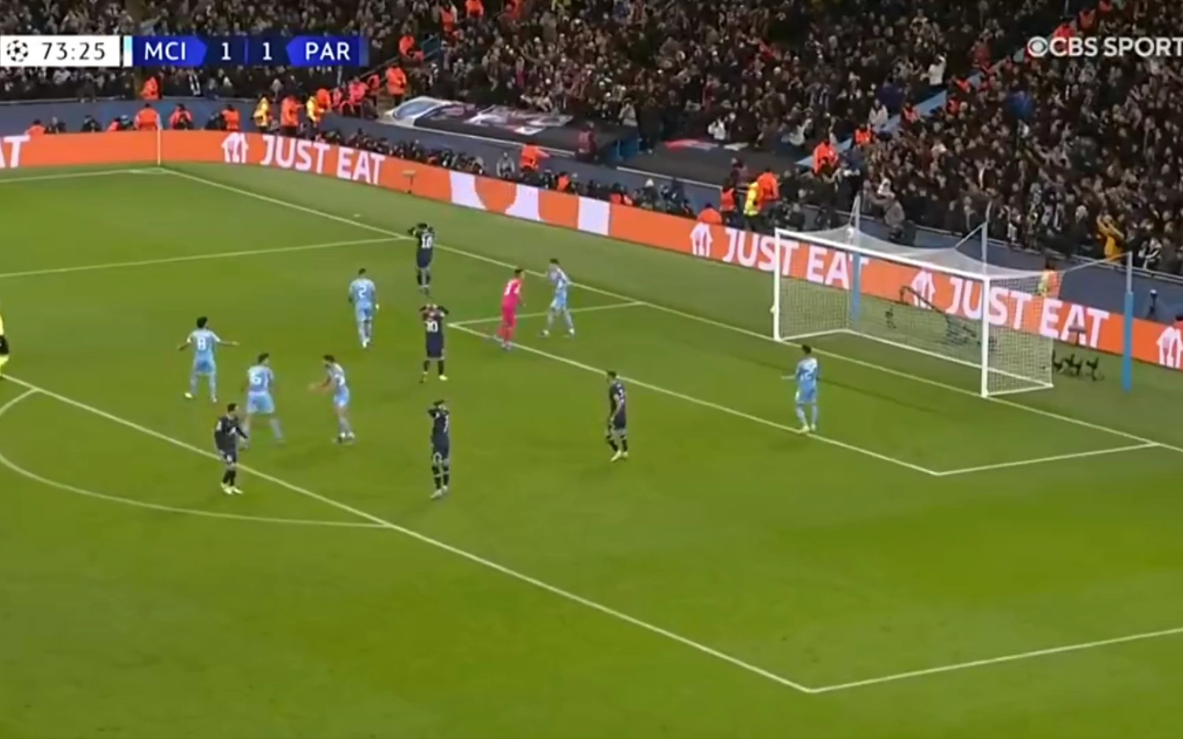 加斯佩里尼率队五次欧联杯赛季首战均获胜，且每次至少打进2球（加斯佩里尼执教球队欧联杯赛季揭幕战五战全胜，场场至少攻入2球）