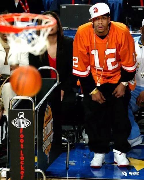 康宁汉姆生涯罚球命中率85%，但是连续2场投丢关键罚球（尽管生涯罚球率85%，康宁汉姆已连两场丢关键罚球）