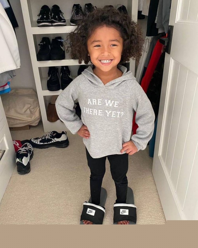 拉卡泽特回到酋长球场，观看并解说枪手对阵拜仁的比赛（拉卡泽特重返酋长球场，现场观战并解说阿森纳对阵拜仁）