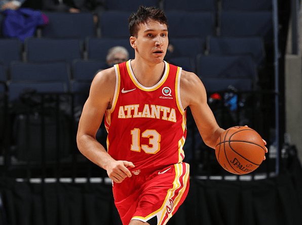 娄一晨谈斯卢茨基：他对自己的战术有近乎痴迷的坚持（娄一晨评斯卢茨基：对战术的坚持近乎偏执）