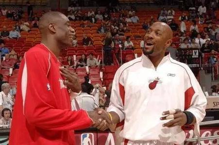 凯尔：我们并不打算在冬季出售那些多特长期依赖的球员（凯尔：冬窗不考虑放走多特长期倚重的球员）