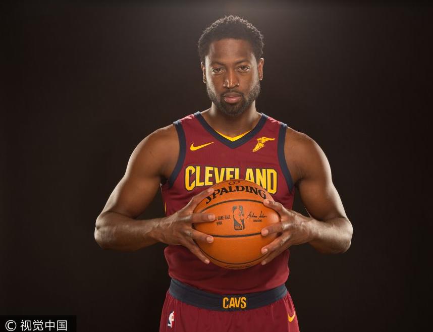 表情严肃！杨鸣回应遭江苏大逆转：球员没能站出来，大家畏手畏脚（面色凝重！杨鸣谈江苏逆转：关键时刻无人挺身，队员普遍拘谨）