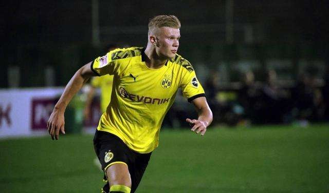 恭喜于适主任获得全国骑射巡回赛总决赛暨环球骑射大师赛最佳贡献奖（于适主任荣膺全国骑射巡回赛总决赛暨环球骑射大师赛最佳贡献奖）