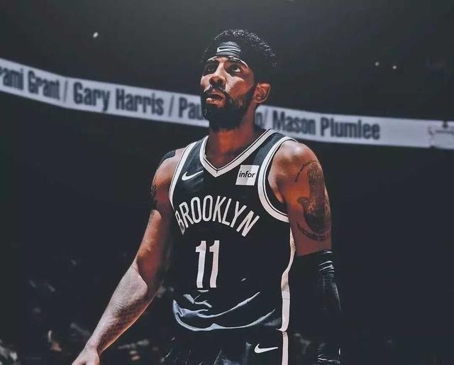 英超官方：经过VAR确认，萨利巴同巴里接触不足以判罚点球（英超官方：VAR复核后认定，萨利巴与巴里接触不构成点球）